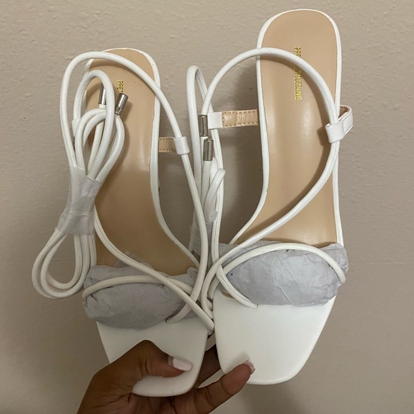 White Heels Size 5 (4.5” Heel) - Picture 1 of 7